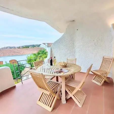 ヴィラ Con Vista Mare E Piscina Comune A *