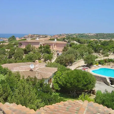 Con Vista Mare E Piscina Comune A * ポルト・チェルボ