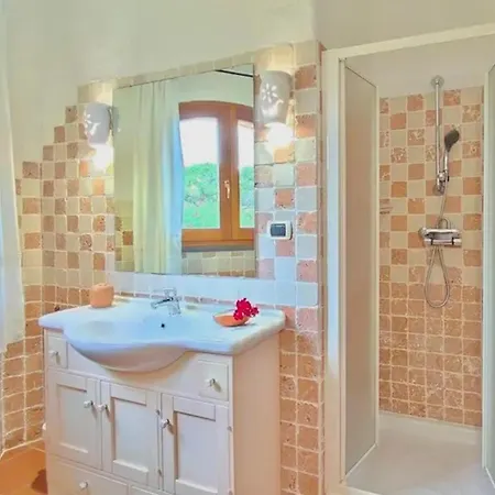 ヴィラ Con Vista Mare E Piscina Comune A *