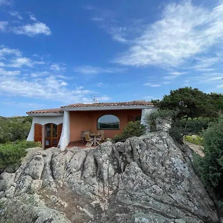Con Vista Mare E Piscina Comune A Villa *