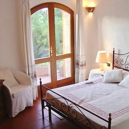 Con Vista Mare E Piscina Comune A Villa