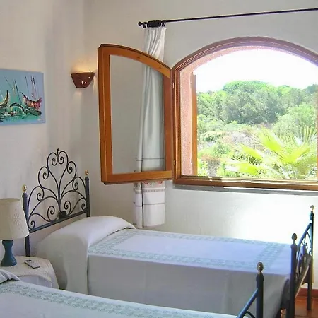 Con Vista Mare E Piscina Comune A Villa *