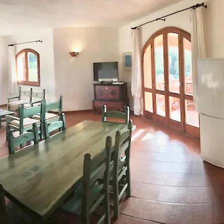 Con Vista Mare E Piscina Comune A Villa *